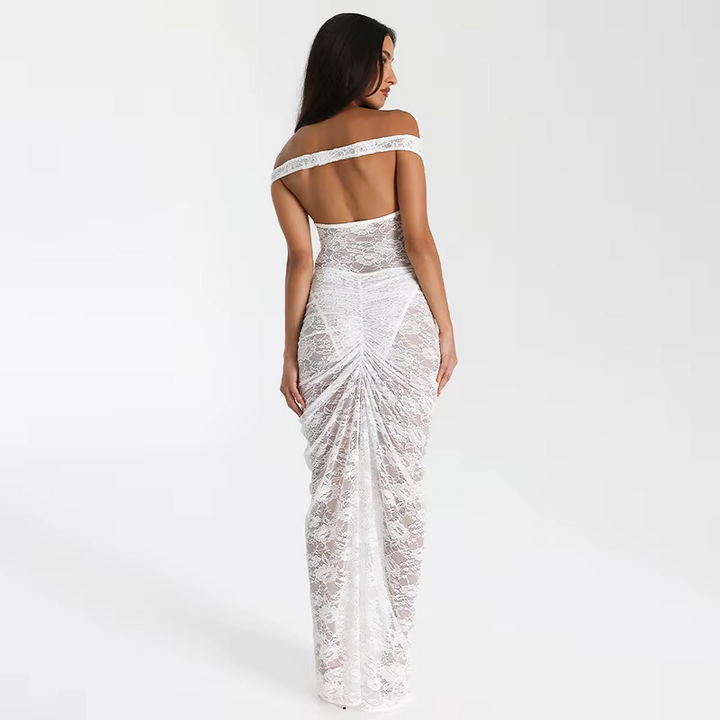 Levoire | Robe de soirée de luxe pour dames en dentelle fine avec décolleté épaules nues