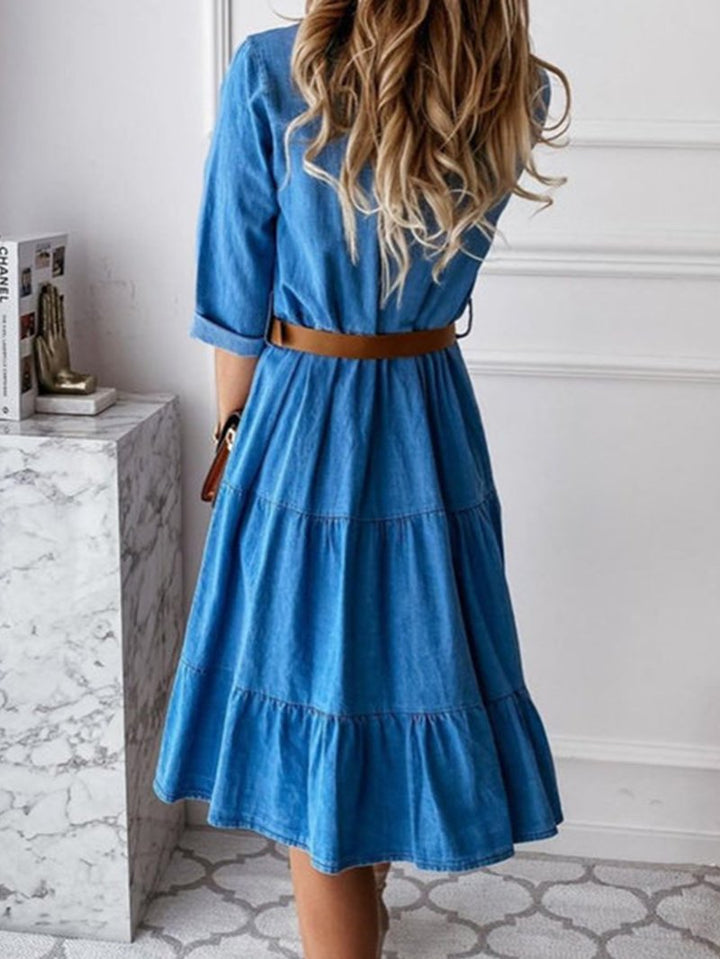 Levoire | Robe en denim à revers et coupe trapèze