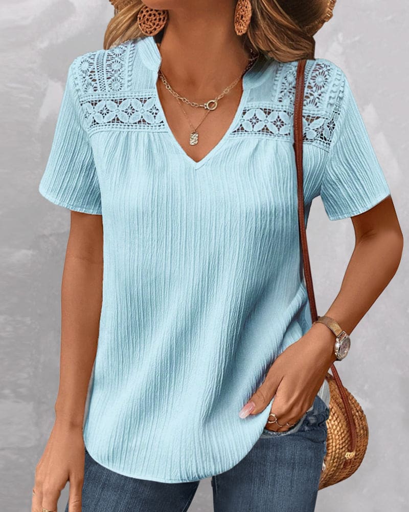 Levoire | T-Shirt Uni À Col En V Pour Un Style Décontracté