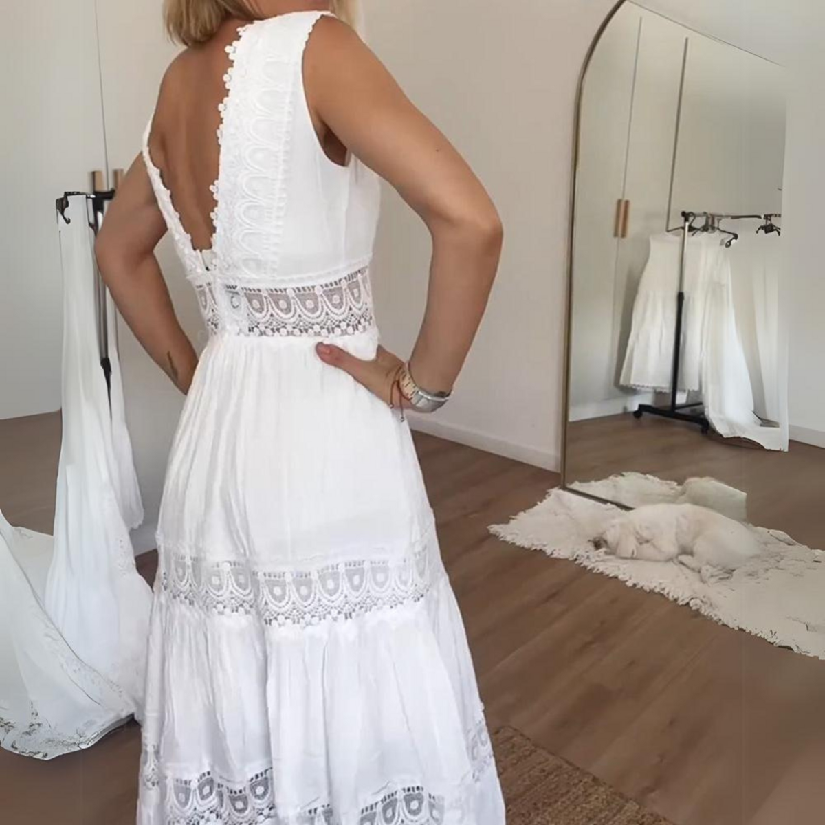 Levoire | Robe En Dentelle Avec Décolleté En V