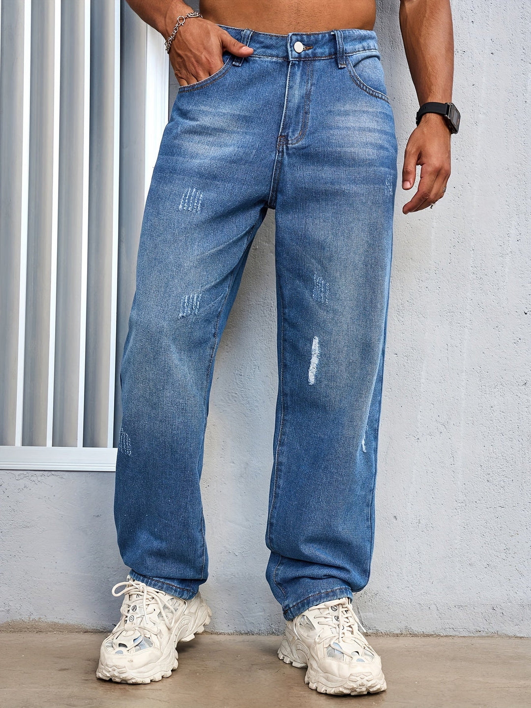 Levoire | Rennot Jeans Avec Une Coupe Décontractée Et Un Style Usé