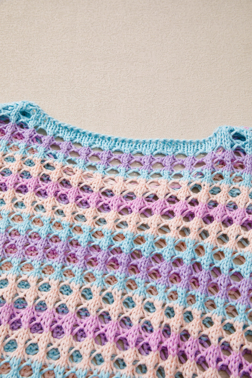 Levoire | Motif Losange Avec Fente Col Rond Rayé Couverture