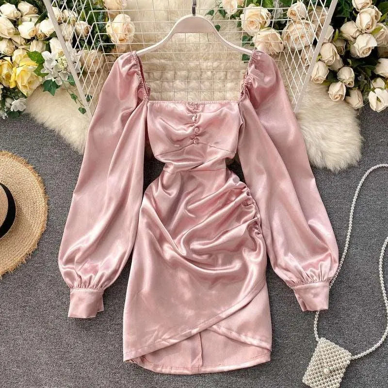 Levoire | Robe ajustée à col carré rétro avec couverture Rosa