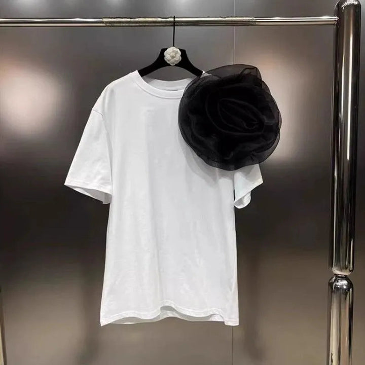 Levoire | T-shirt décontracté à col rond avec grande fleur Noir Rose fleurs