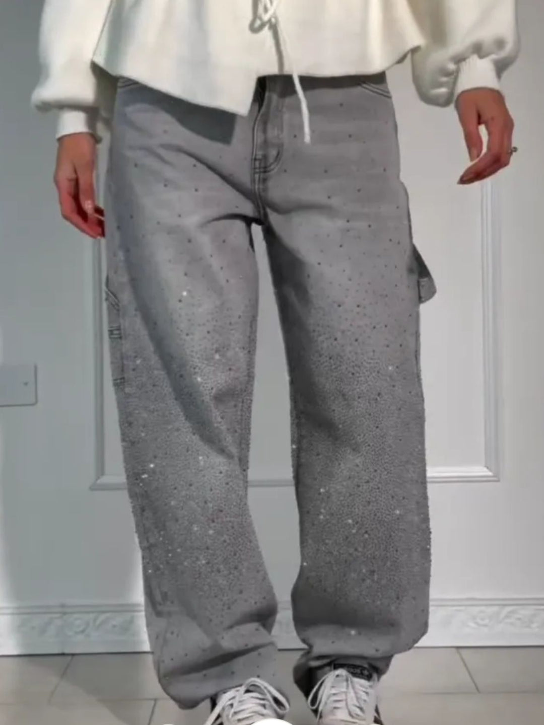Levoire | Jean Pour Femmes Lavé Avec Des Détails En Strass Dans Une Coupe Large Gris
