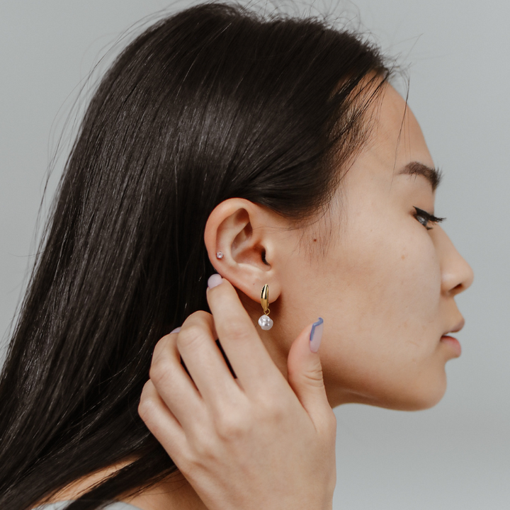 Levoire | Boucles D'Oreilles En Perles Dorées Élégantes