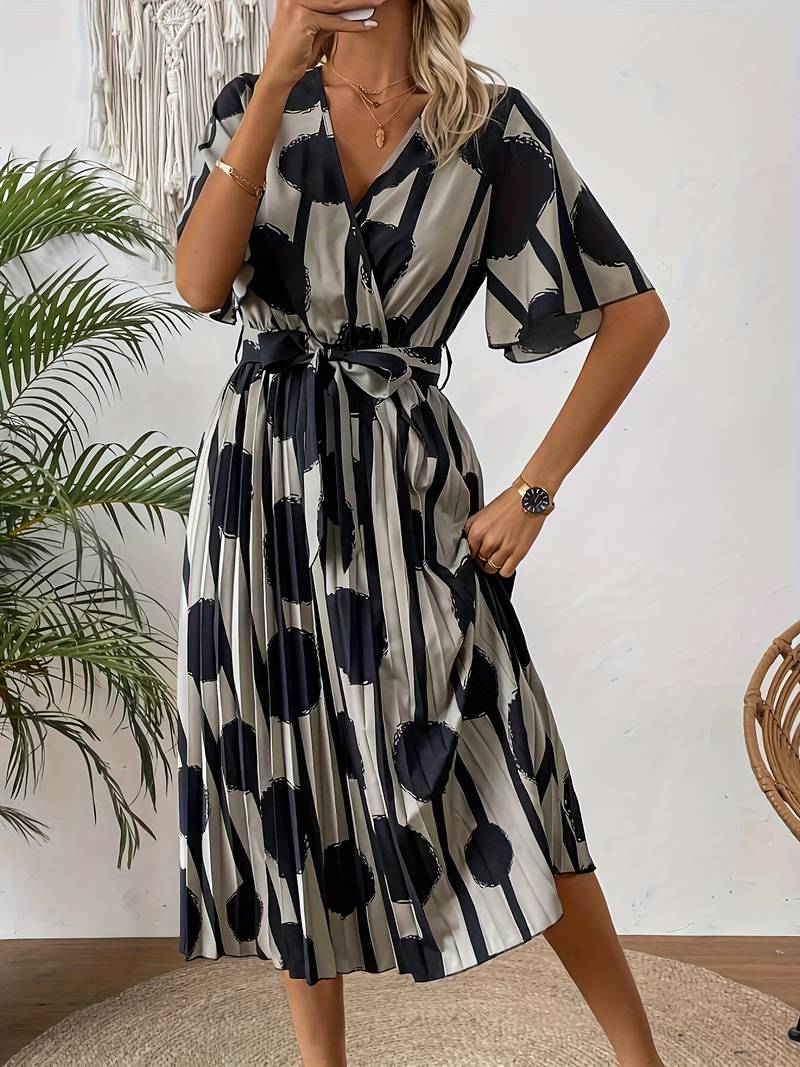 Levoire | Élégante Robe Midi À Manches Courtes Avec Imprimé Intégral