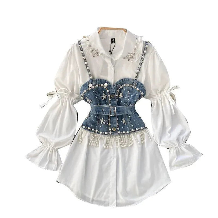 Levoire | T-shirt avec des manches bouffantes, ornée de strass, et un top à volants ainsi qu'un gilet avec des pendentifs en perles, ensemble à deux pièces