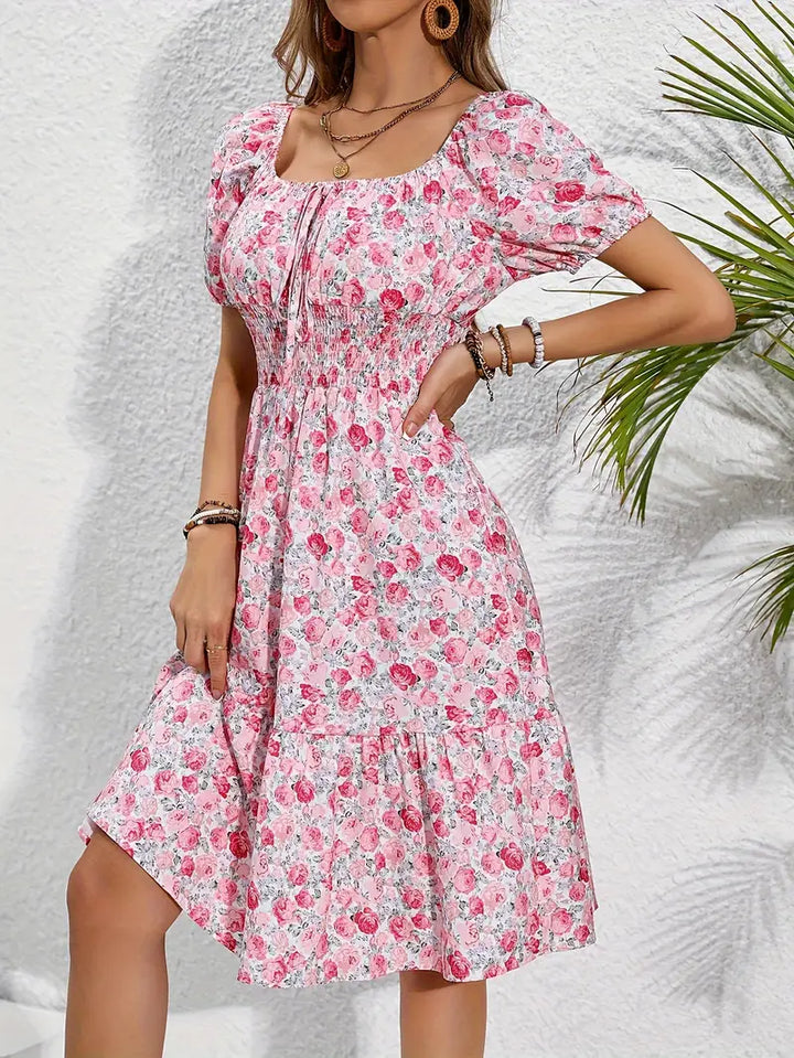 Levoire | Robe De Vacances Avec Imprimé Floral, Détail De Nœud À L'Avant Et Décolleté Carré