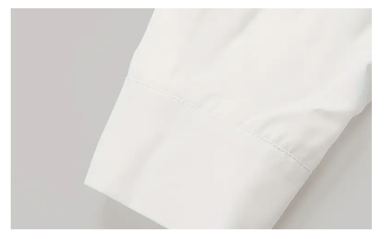 Levoire | T-shirt en dentelle blanche pour femme à forme irrégulière