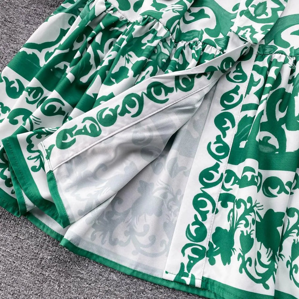 Levoire | Robe avec ceinture à la taille et col montant