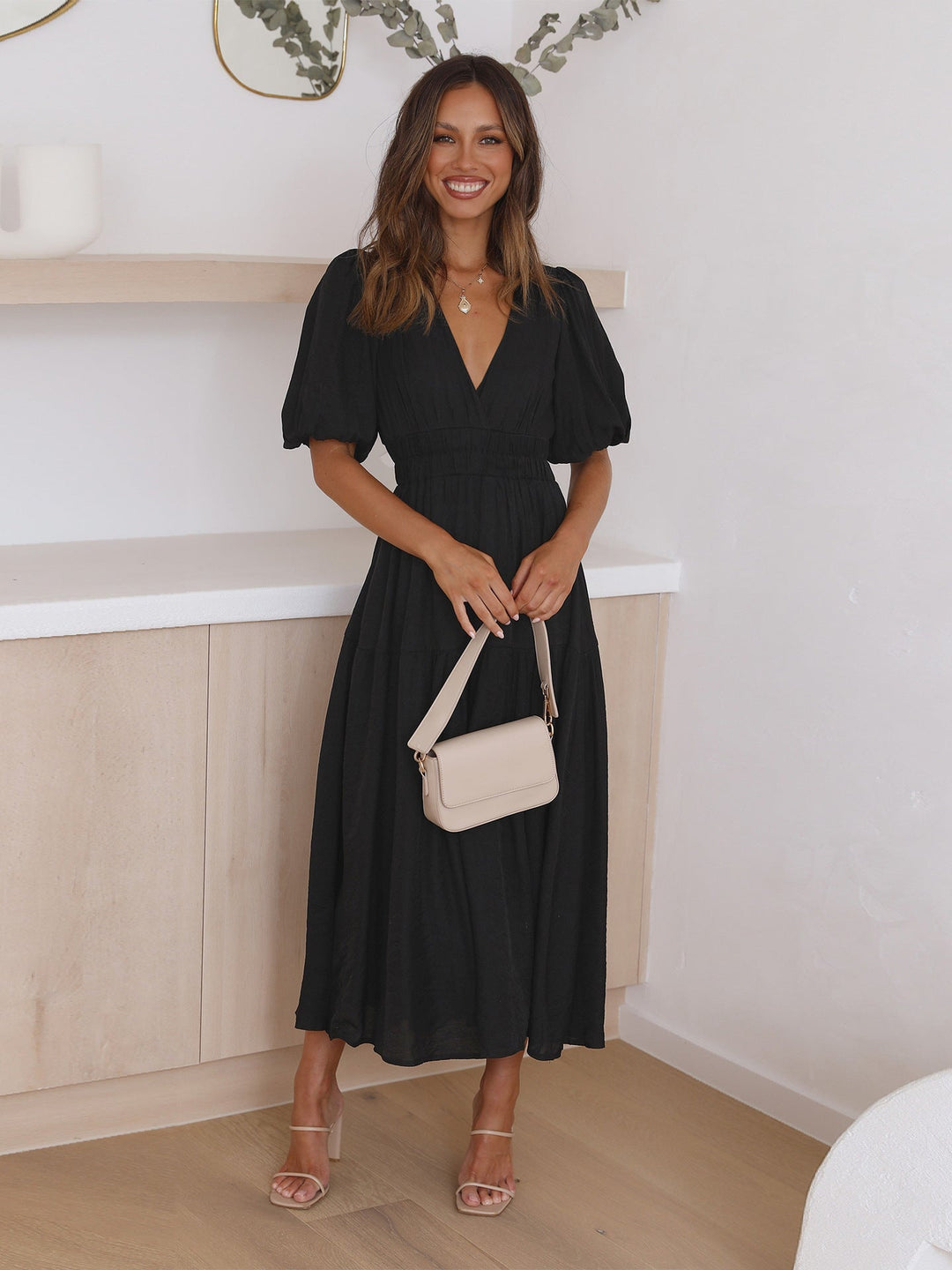 Levoire | Robe Avec Décolleté En V Et Manches Bouffantes Noir