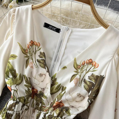 Levoire | Robe à fleurs rétro française écrite avec décolleté en V