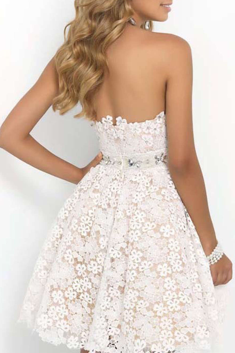Levoire | Robe courte bustier à fleurs blanches en dentelle