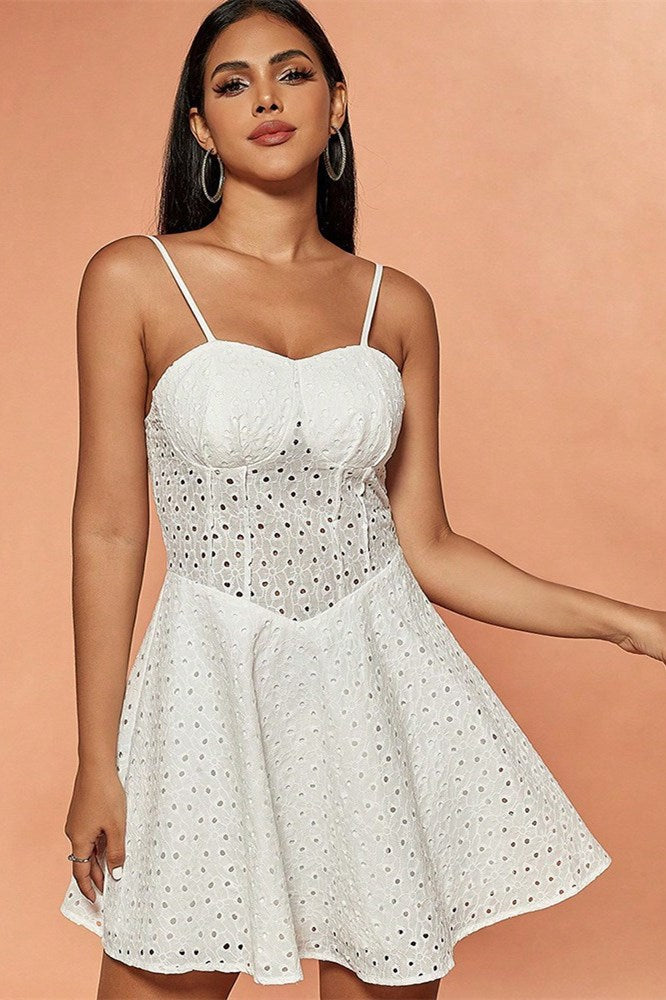 Levoire | Robe mini A-line en dentelle avec bretelles spaghetti