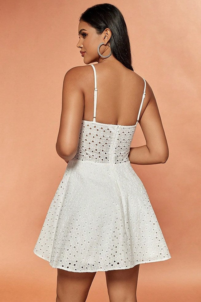 Levoire | Robe mini A-line en dentelle avec bretelles spaghetti