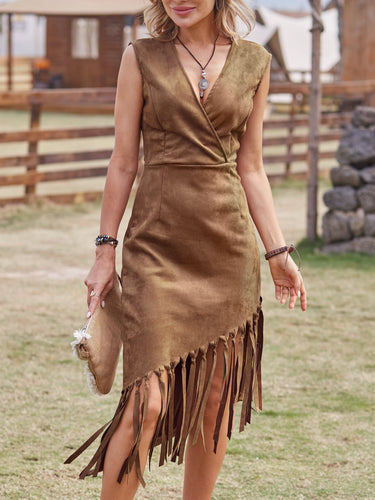 Levoire | Robe élégante pour femme avec décolleté en V et glands - Chameau