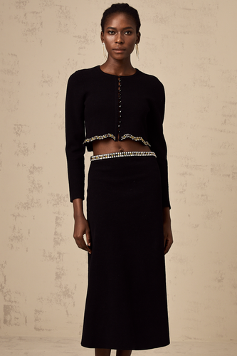 Levoire | Pull En Tricot Noir Orné Et Ensemble De Jupe Assortie