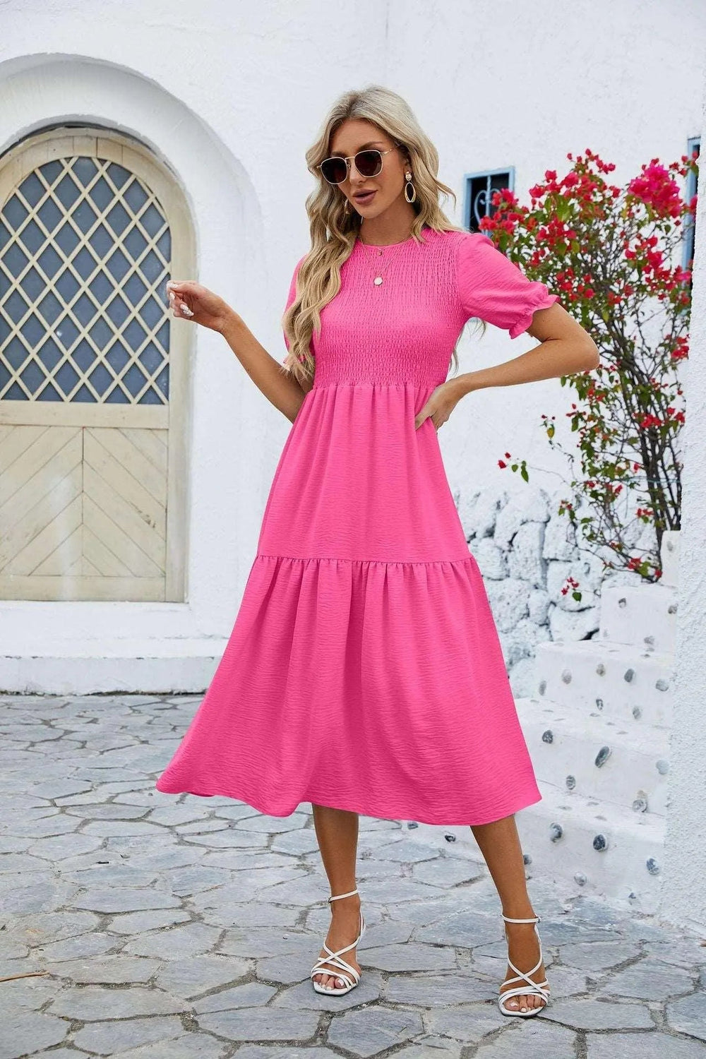 Levoire | Robe décontractée à manches courtes avec manches bouffantes et encolure estivale ronde