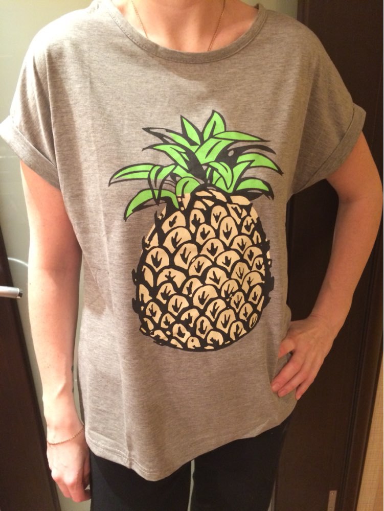 T-shirt pour femmes avec motif ananas joyeux et coupe décontractée Levoire