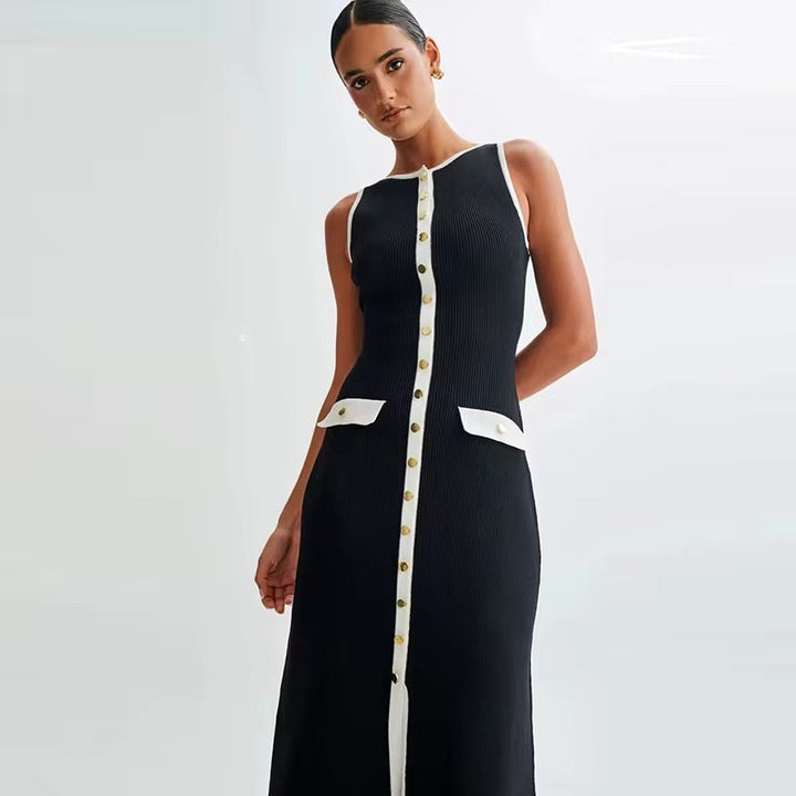 Levoire | Robe Élégante Noir Et Blanc Avec Détails En Boutons Dorés