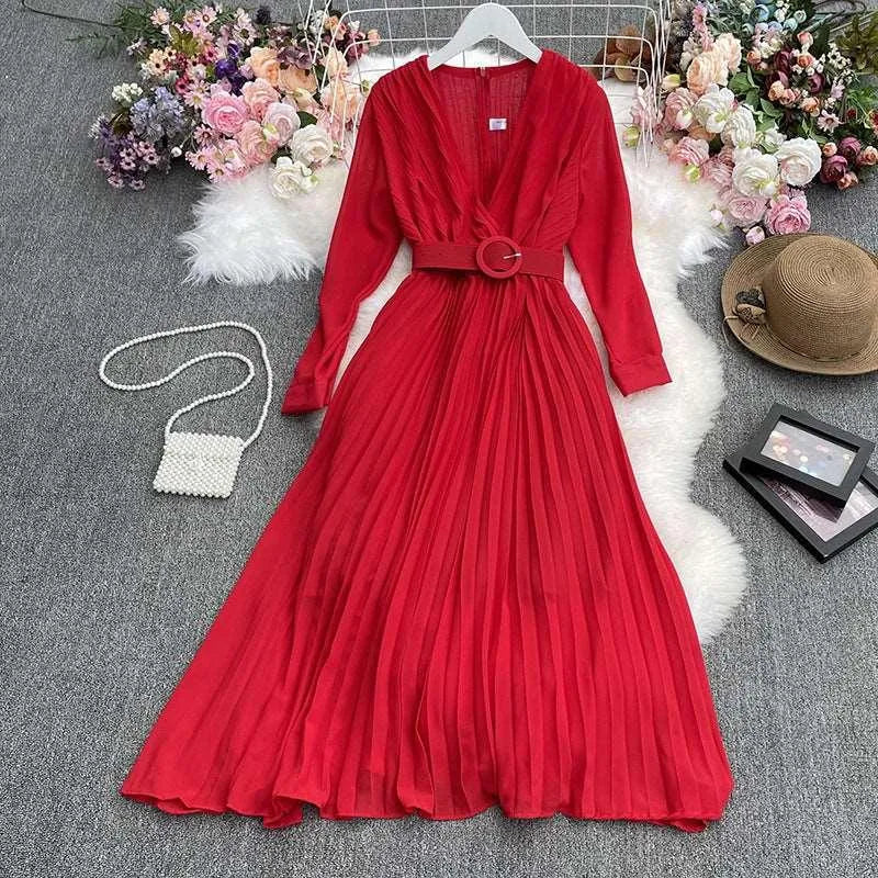 Levoire | Robe plissée large avec décolleté en V Rot Une taille