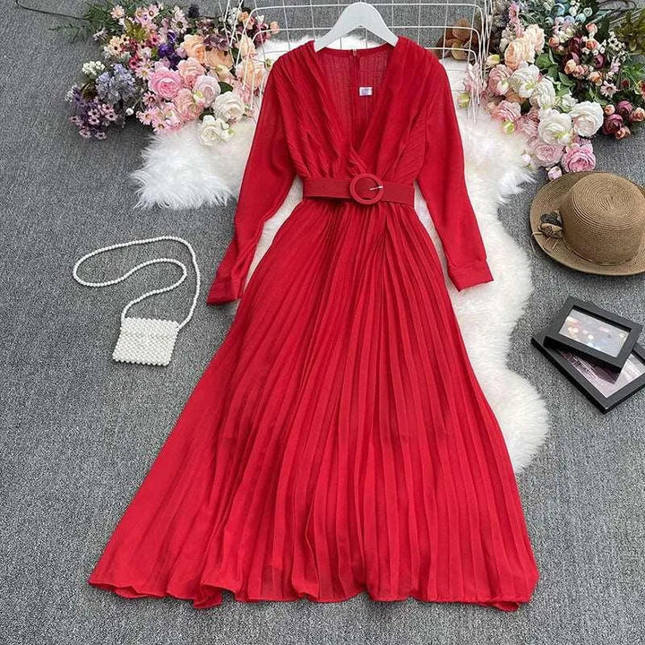 Levoire | Robe plissée large avec décolleté en V Rot Une taille