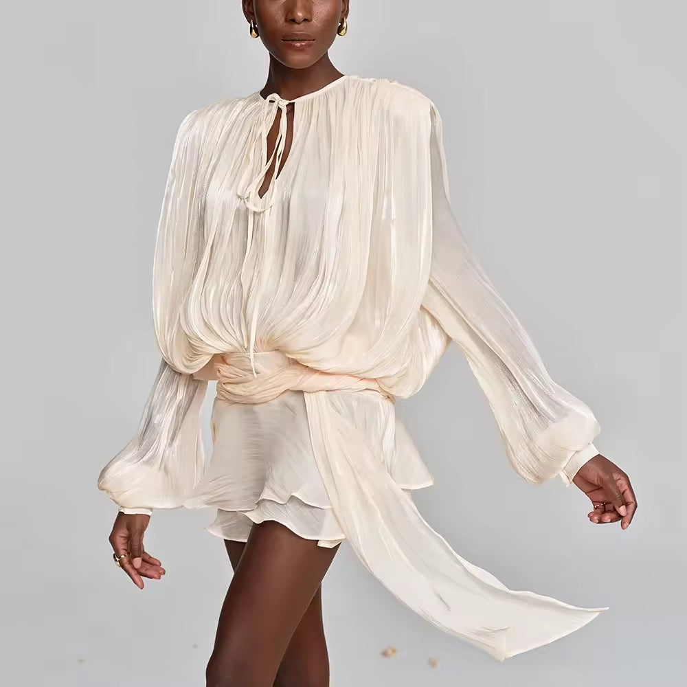 Levoire | Blouse Plissée Élégante Avec Ceinture Et Mini-Jupe À Volants