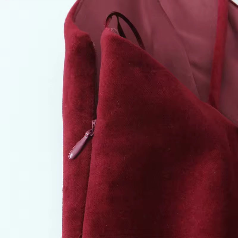 Levoire | Robe En Satin Élégante Avec Des Bretelles Spaghetti Bordeaux