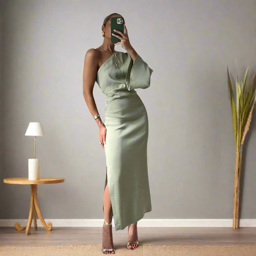 Levoire | Robe Midi Avec Manches Longues Et Design D'Épaule Asymétrique