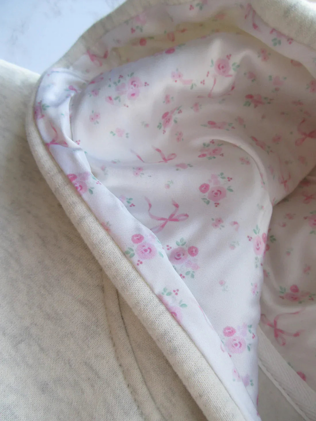 Levoire | Sweat à capuche pour femmes avec détail en nœud Sweat tendance avec capuche