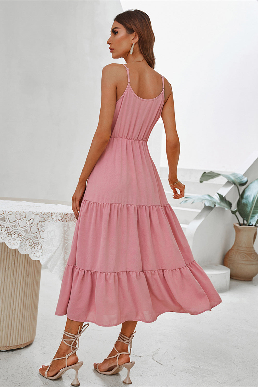 Levoire | Robe de plage boho en crochet à bretelles maxi longue