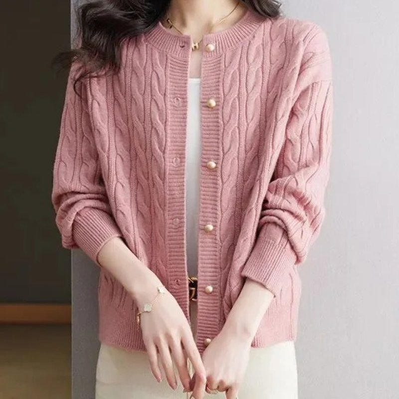Levoire | Gilet pour femmes avec motif en cable, col rond et boutons dorés Rosa