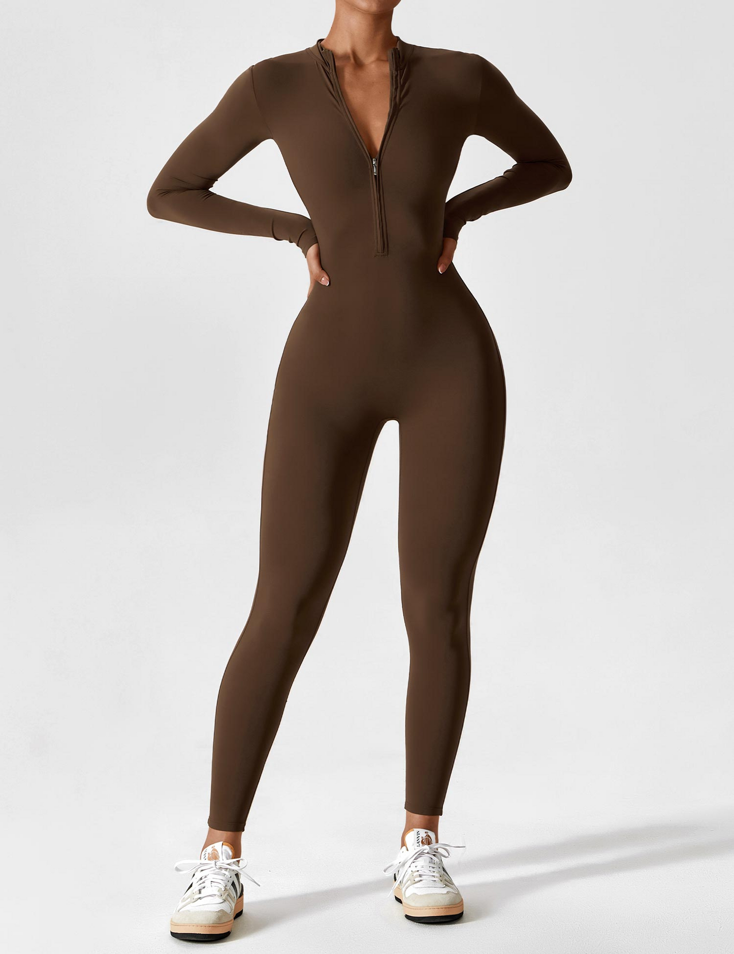 Levoire | Jumpsuit élégant pour femmes avec col montant et fermeture éclair pour femmes Café