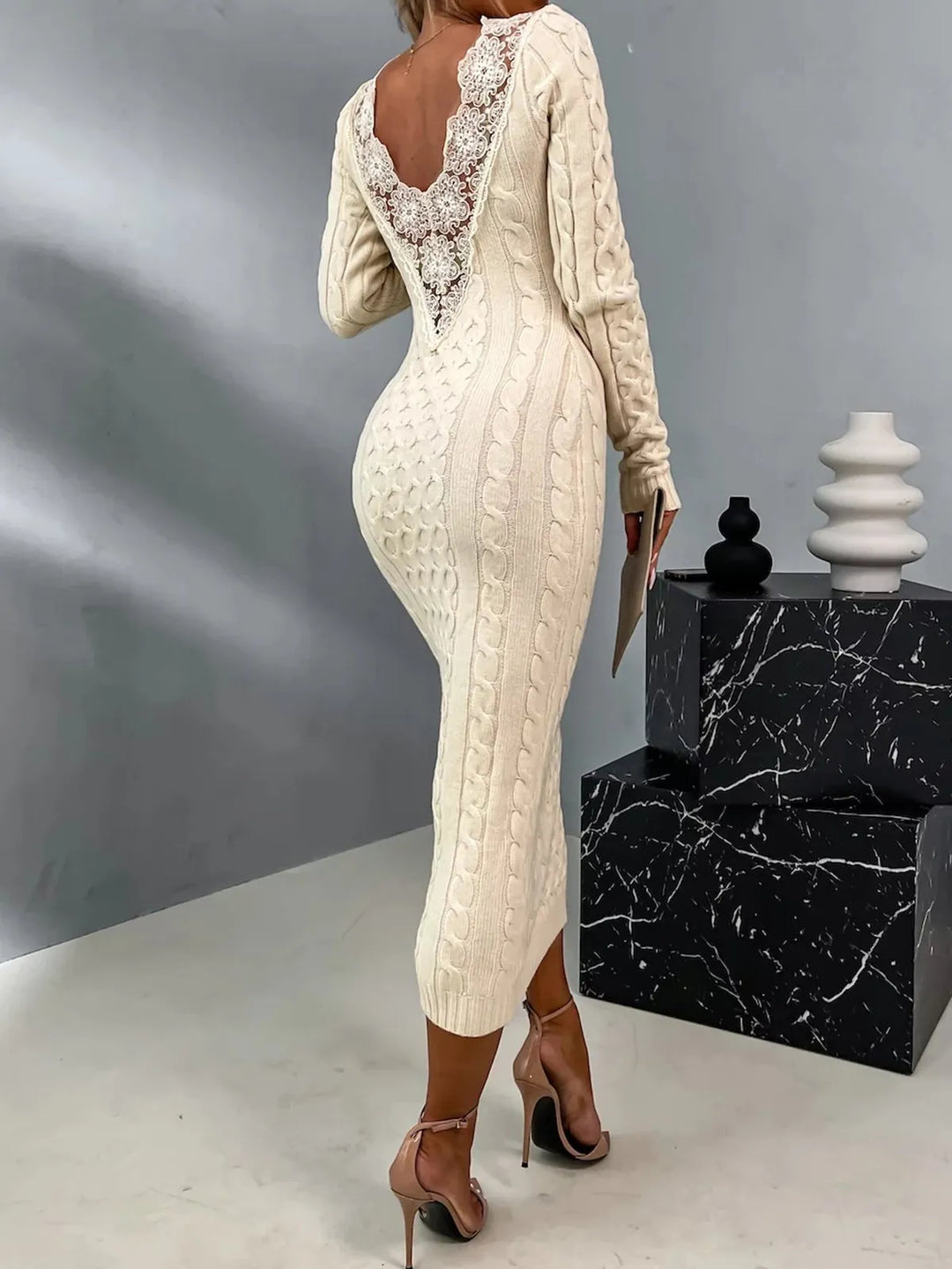 Levoire | Robe Pull Élégante À Dos En Dentelle
