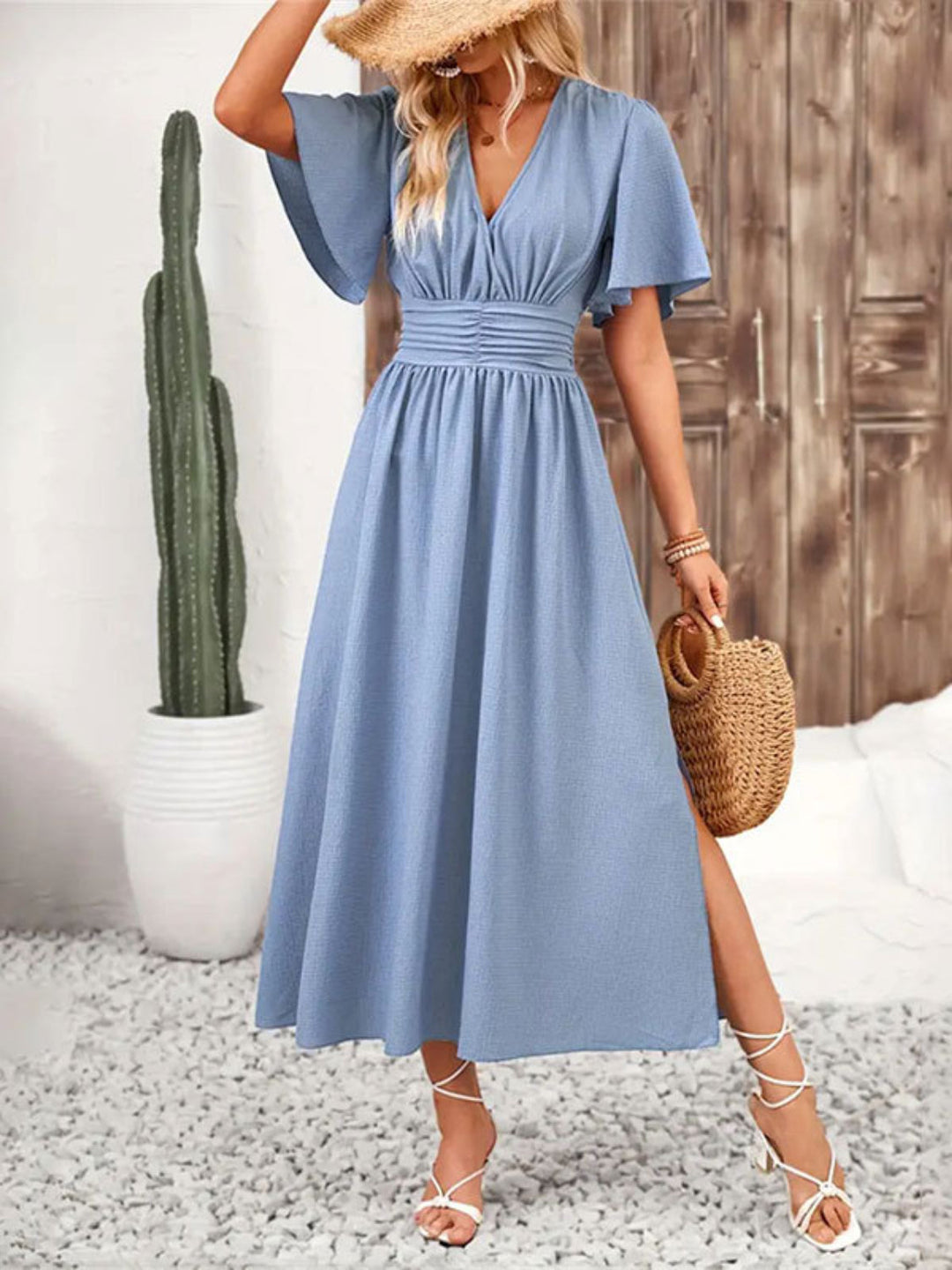 Levoire | Fente Latérale Surplice Manches Évasées Midi Robe Élégante & Sans Effort Bleu clair