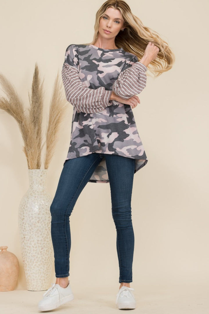 Levoire | Celeste Koko Camouflage-Modèle Haut-Bas T-shirt avec Manches Rayées