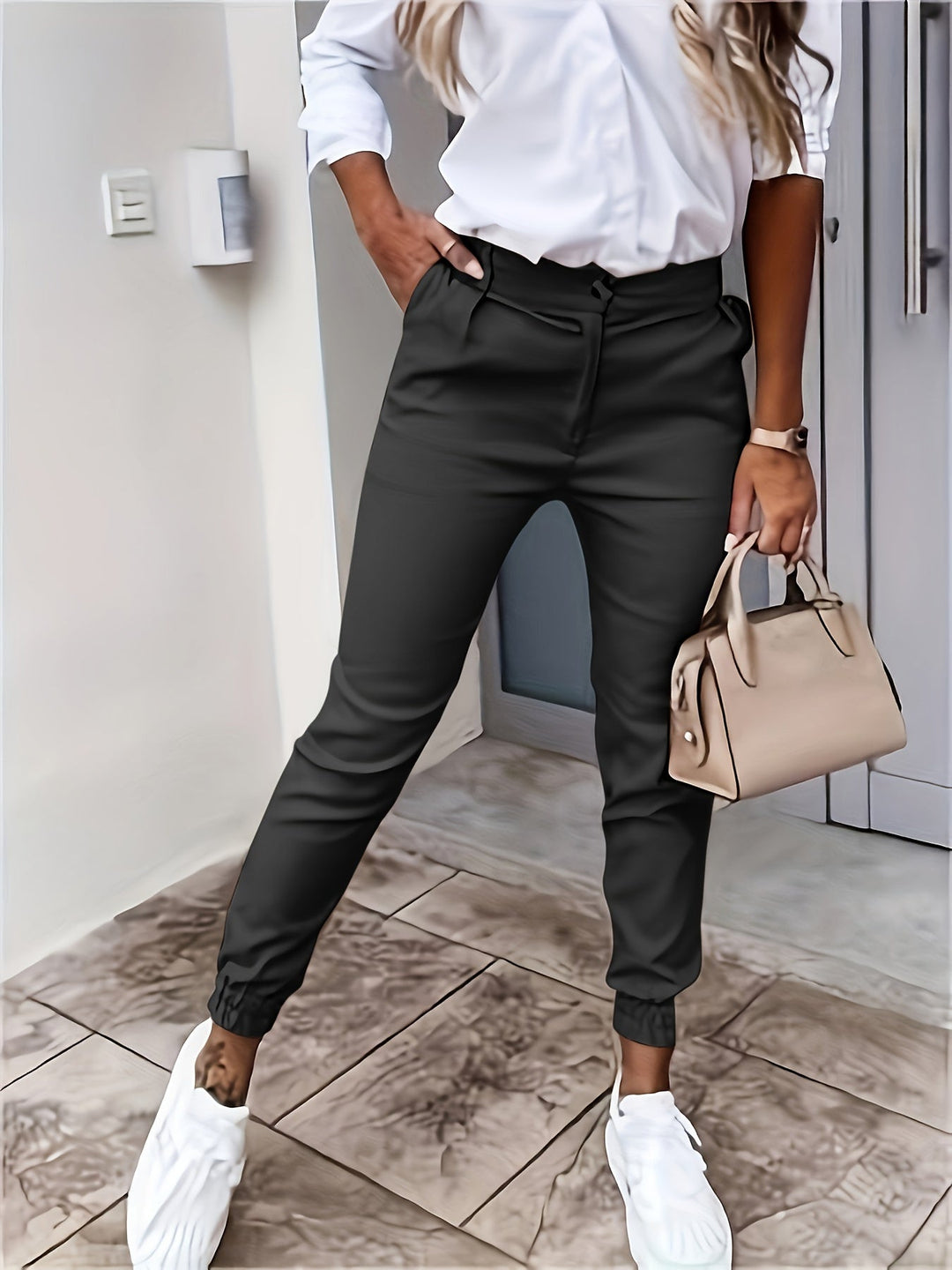 Levoire | Pantalon Uni Pour Femmes Avec Boutons Noir