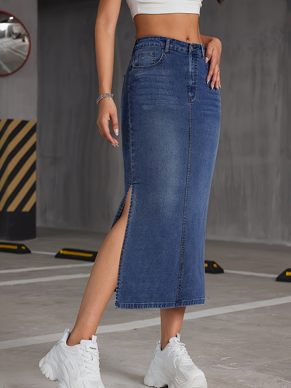 Levoire | Jupe Midi En Denim Bleue À Taille Haute Et Poches Obliques