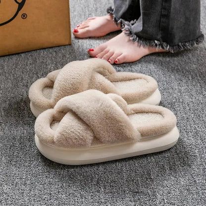 Levoire | Sandales Fuzzy pour femmes avec un talon Khaki