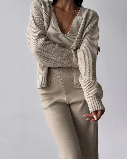 Levoire | Élégant Ensemble Trois Pièces À Décolleté En V