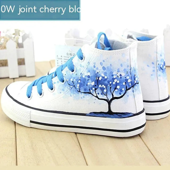 Levoire | Chaussures en toile à talons peintes à la main Fleurs de cerisier bleue
