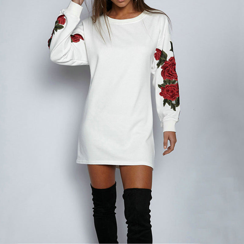 Robe-sweat femme avec design de broderie florale et manches larges Levoire