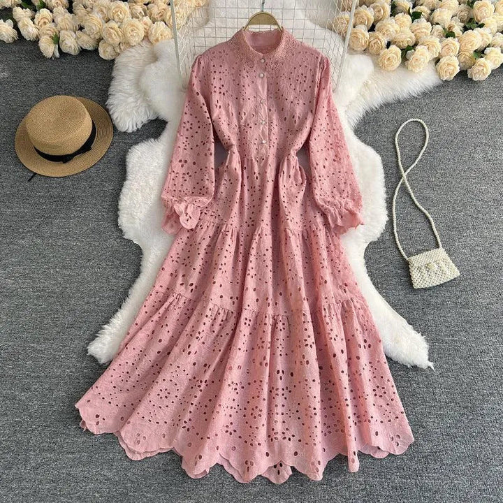 Levoire | Robe pour femmes avec découpe en dentelle et ouverture sur le devant Rosa