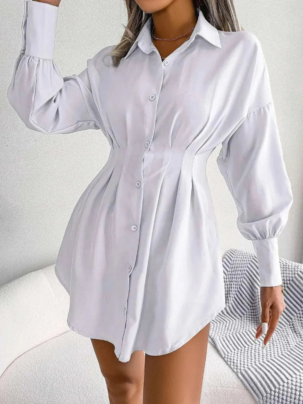 Levoire | Robe asymétrique, ajustée au corps avec des manches courtes Blanc