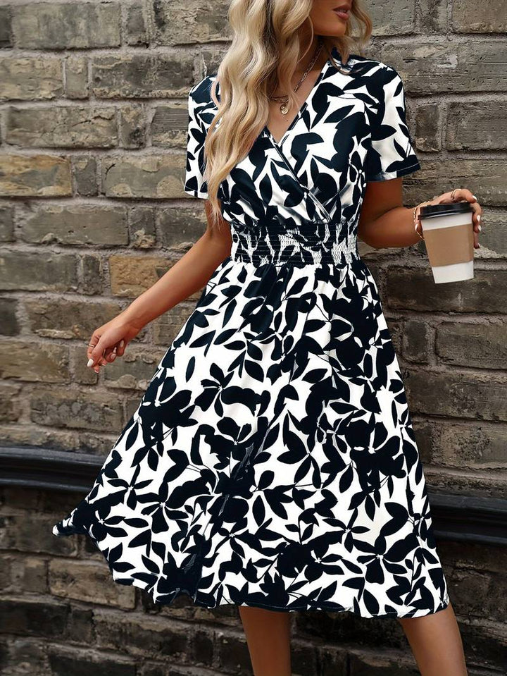 Levoire | Robe Portefeuille À Manches Courtes Avec Motif Floral Noir