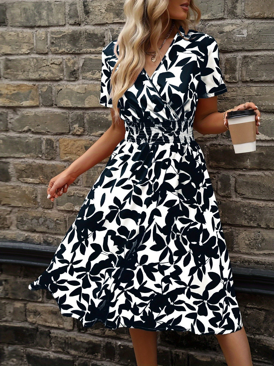 Levoire | Robe Midi Pour Femmes À Motif Floral Avec Des Détails Froncés Noir