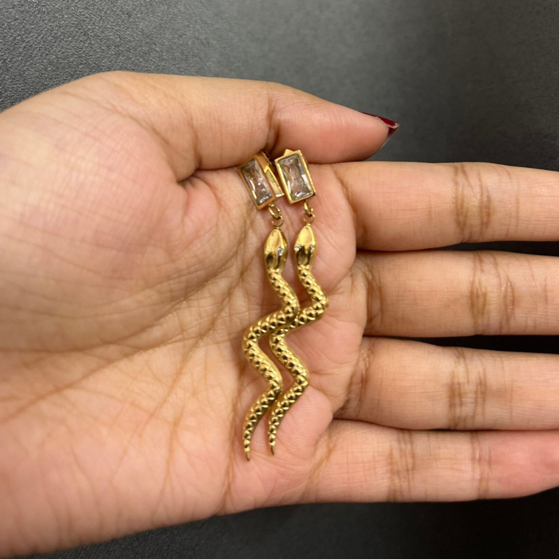 Levoire | Boucles D'Oreilles Serpent Élégantes Avec Zircon