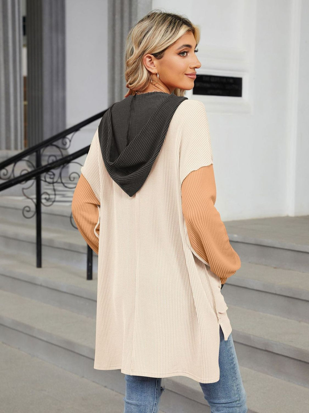 Levoire | Double Take Contrast Hoodie T-shirt à manches longues