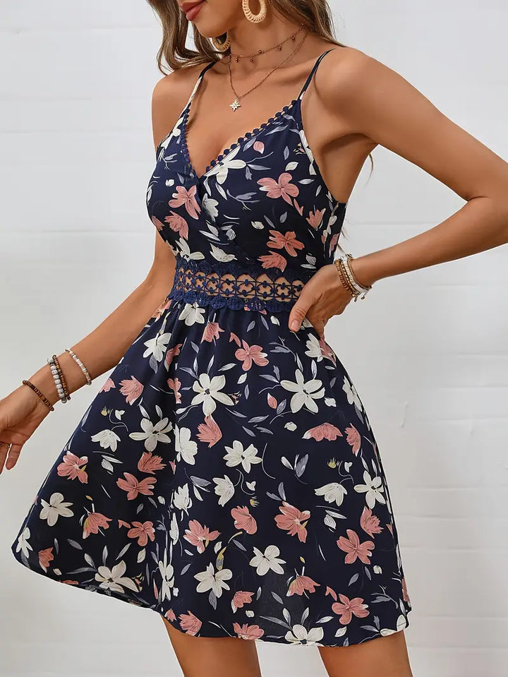 Levoire | Robe Avec Des Bretelles Spaghetti Contrastantes